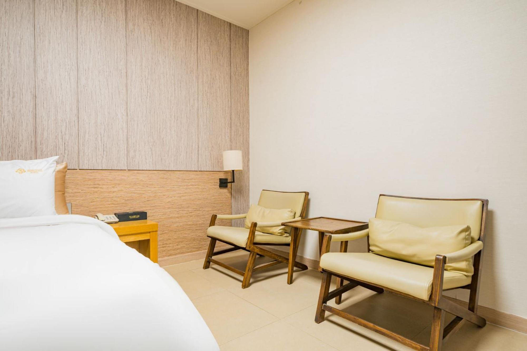Yeosu Stay Hotel Værelse billede