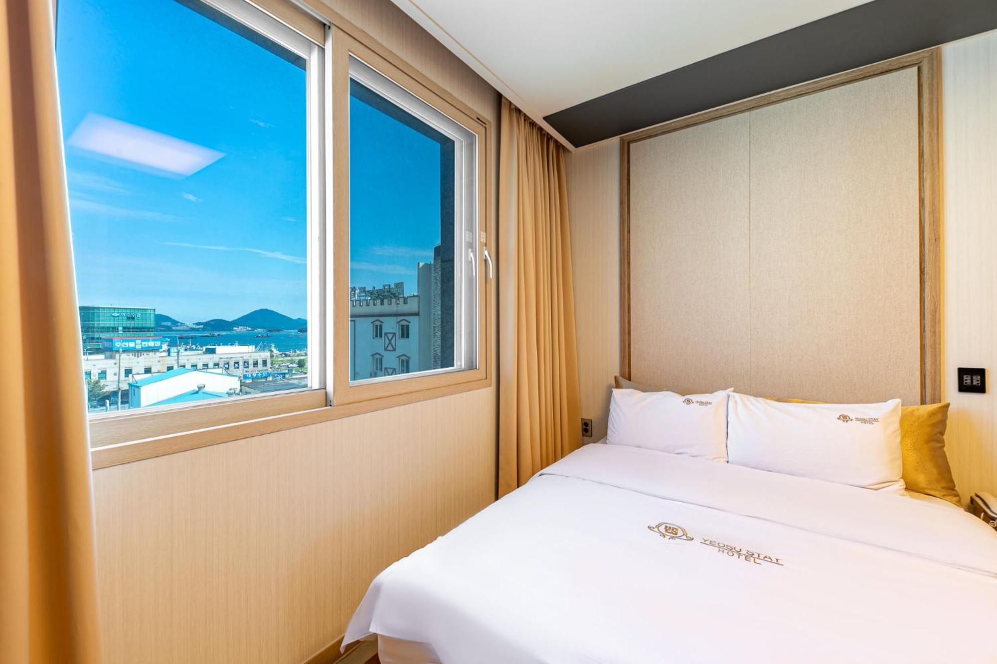 Yeosu Stay Hotel Værelse billede
