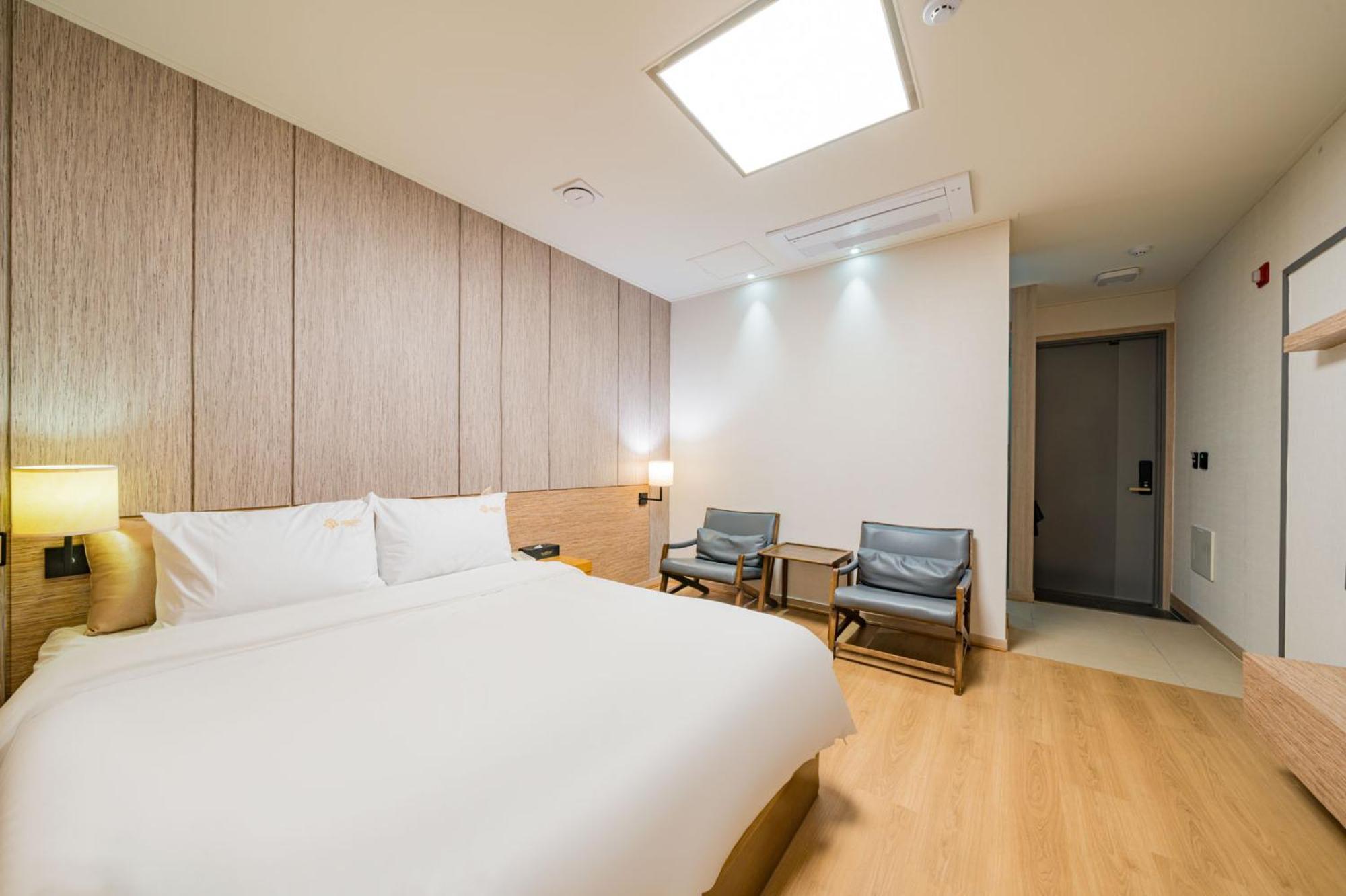 Yeosu Stay Hotel Værelse billede