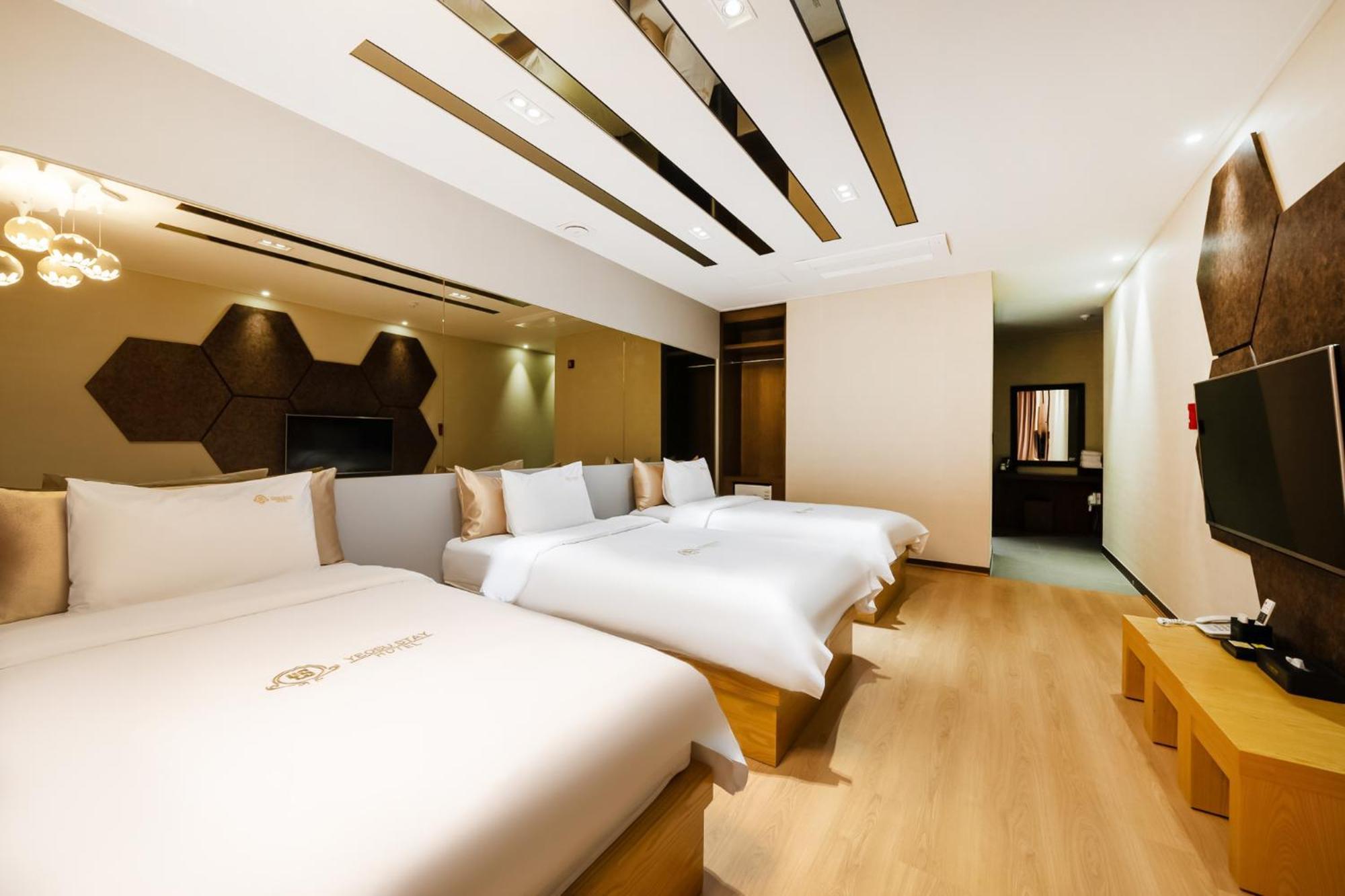Yeosu Stay Hotel Værelse billede