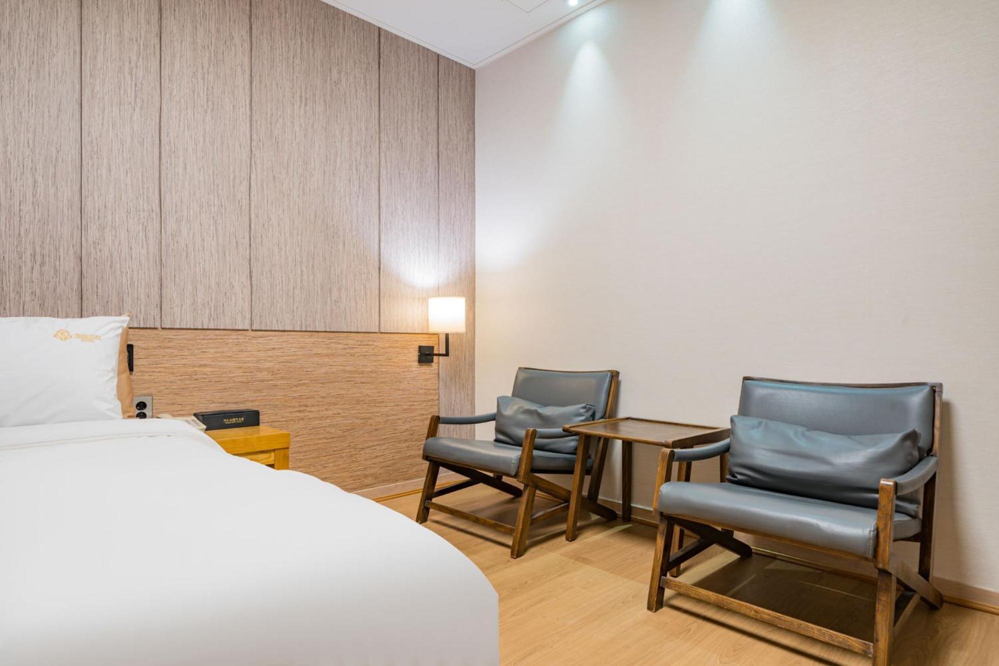Yeosu Stay Hotel Værelse billede