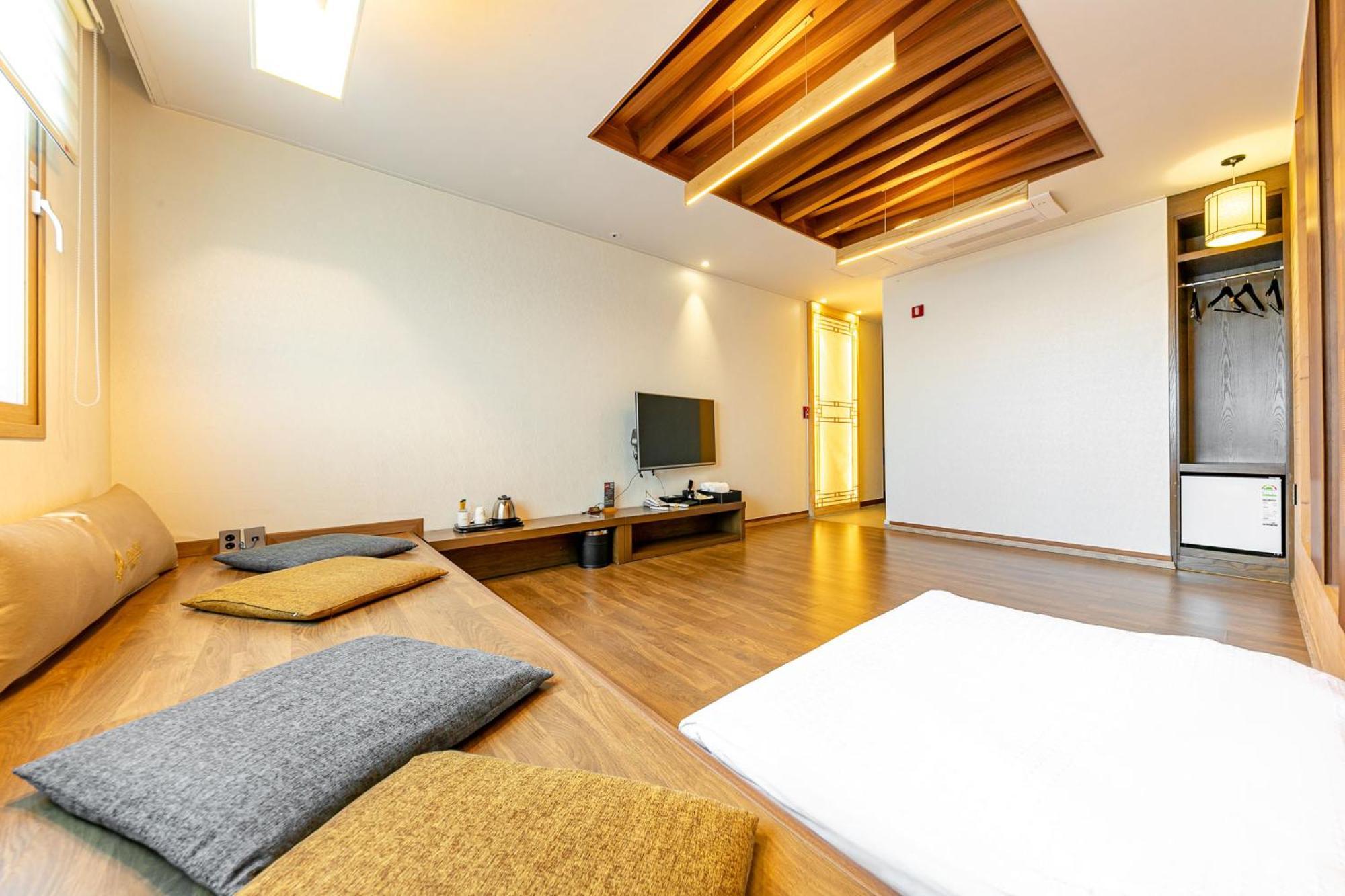 Yeosu Stay Hotel Værelse billede