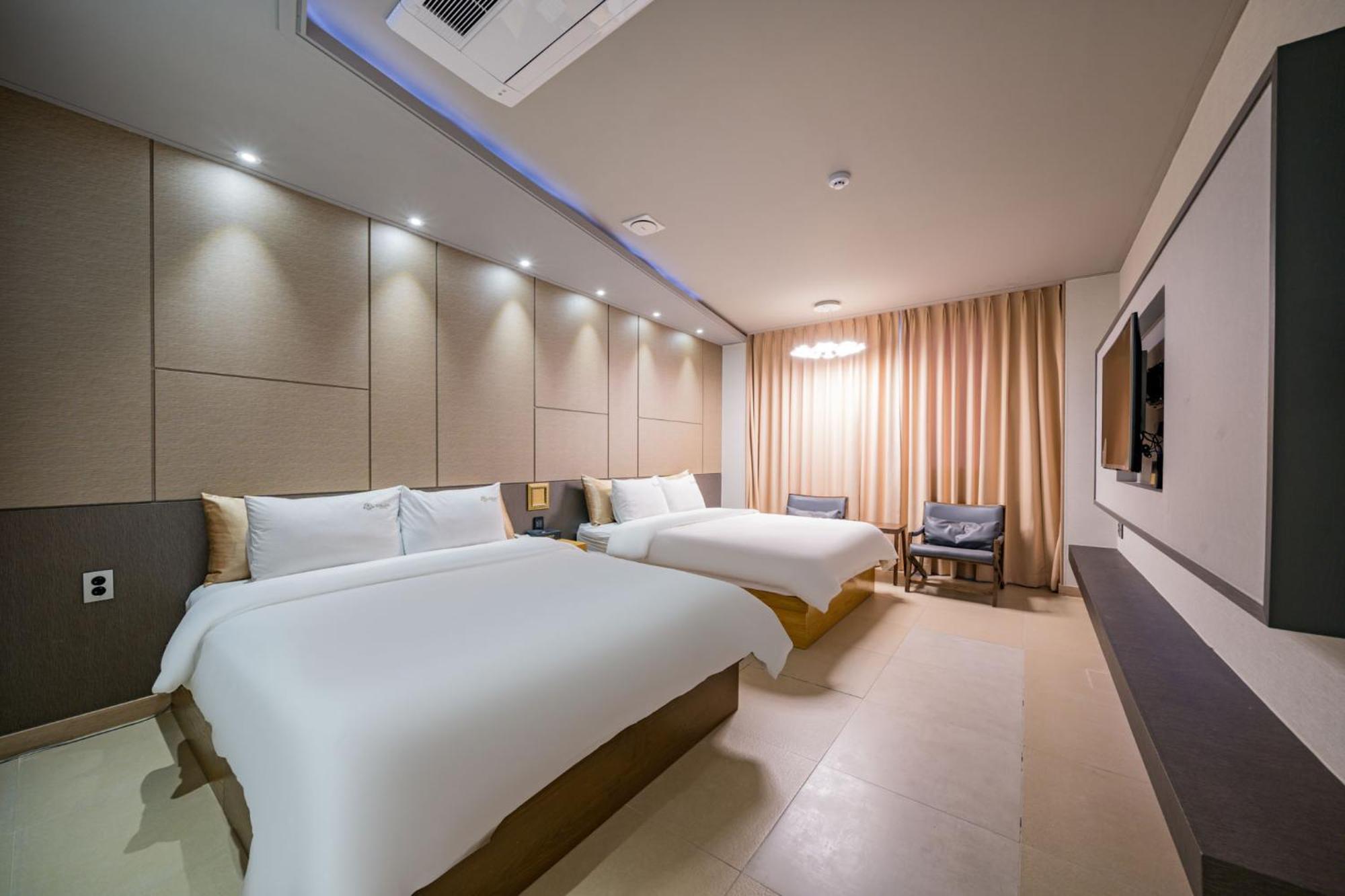 Yeosu Stay Hotel Værelse billede