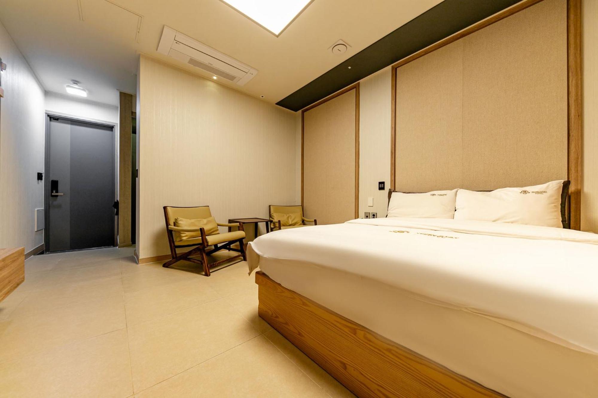Yeosu Stay Hotel Værelse billede
