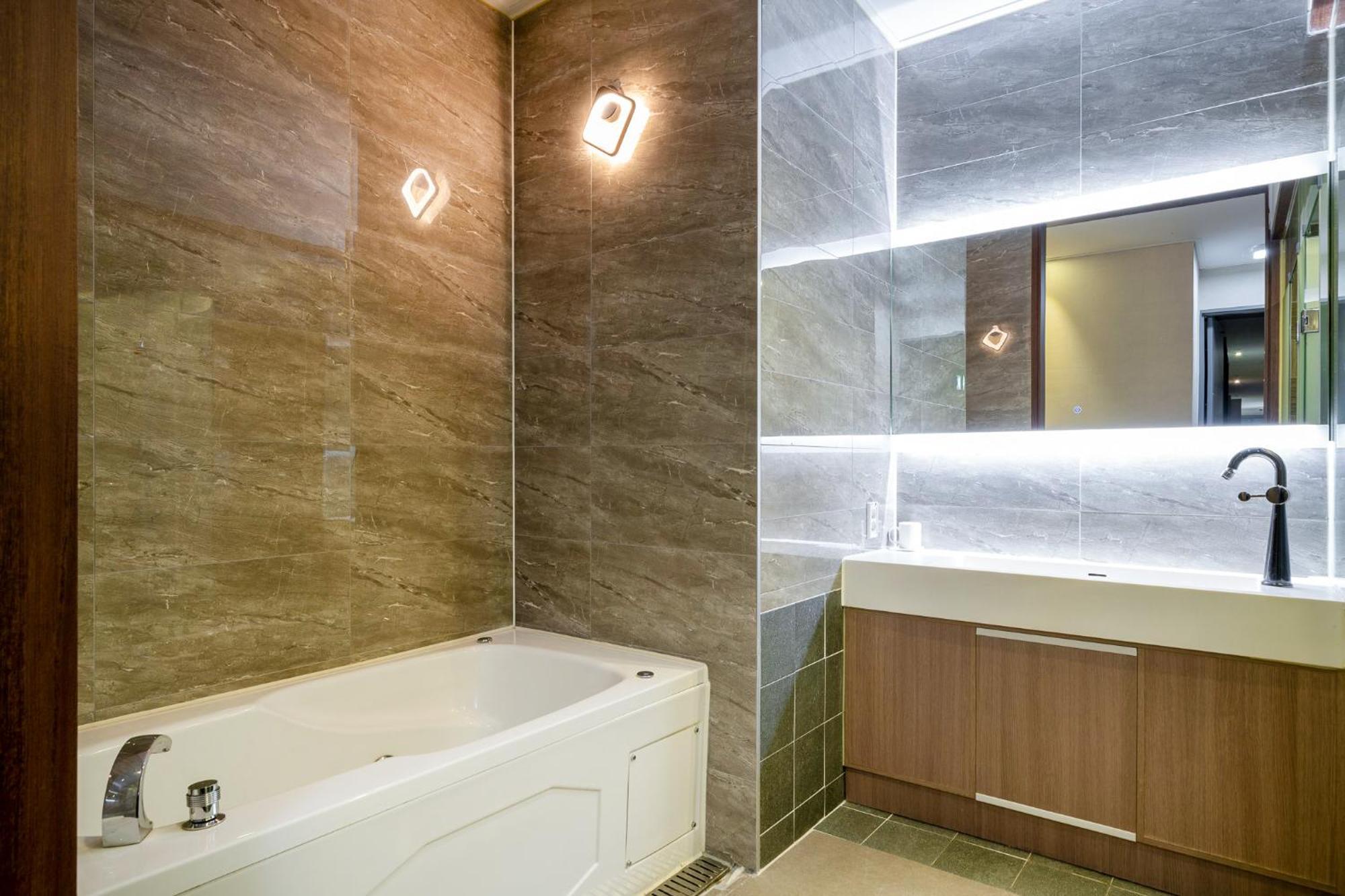 Yeosu Stay Hotel Værelse billede