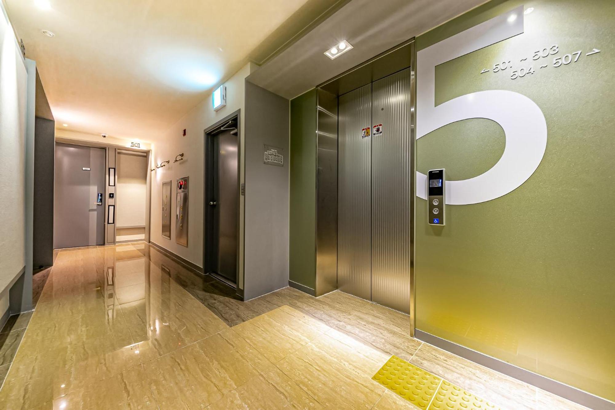Yeosu Stay Hotel Eksteriør billede